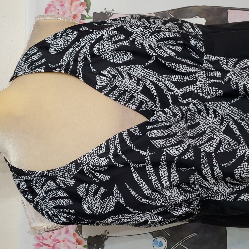 Island Escape Black and White One Piece Swimsuit - Picture 2 of 15